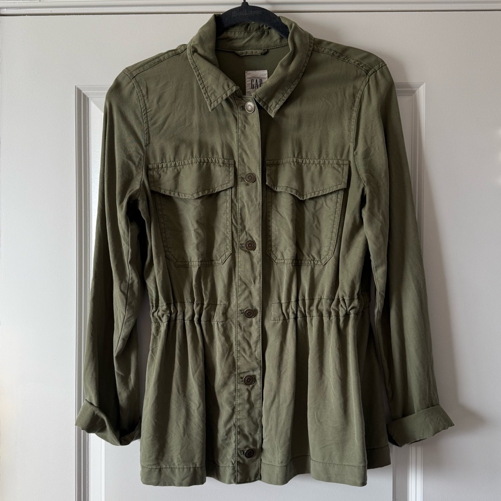 Gap military green button down fabric utility jacket